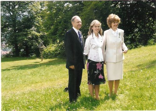 Zleva Tomáš Hlinka, dcera Jitka a manželka Olga v roce 2005